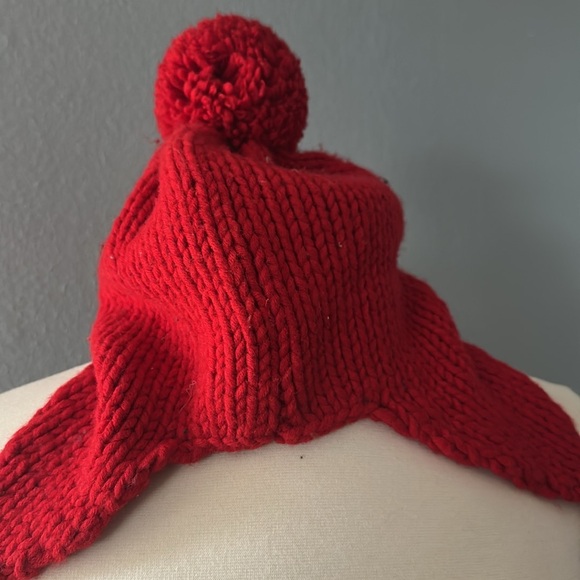 Red Knit hat - Picture 3 of 4
